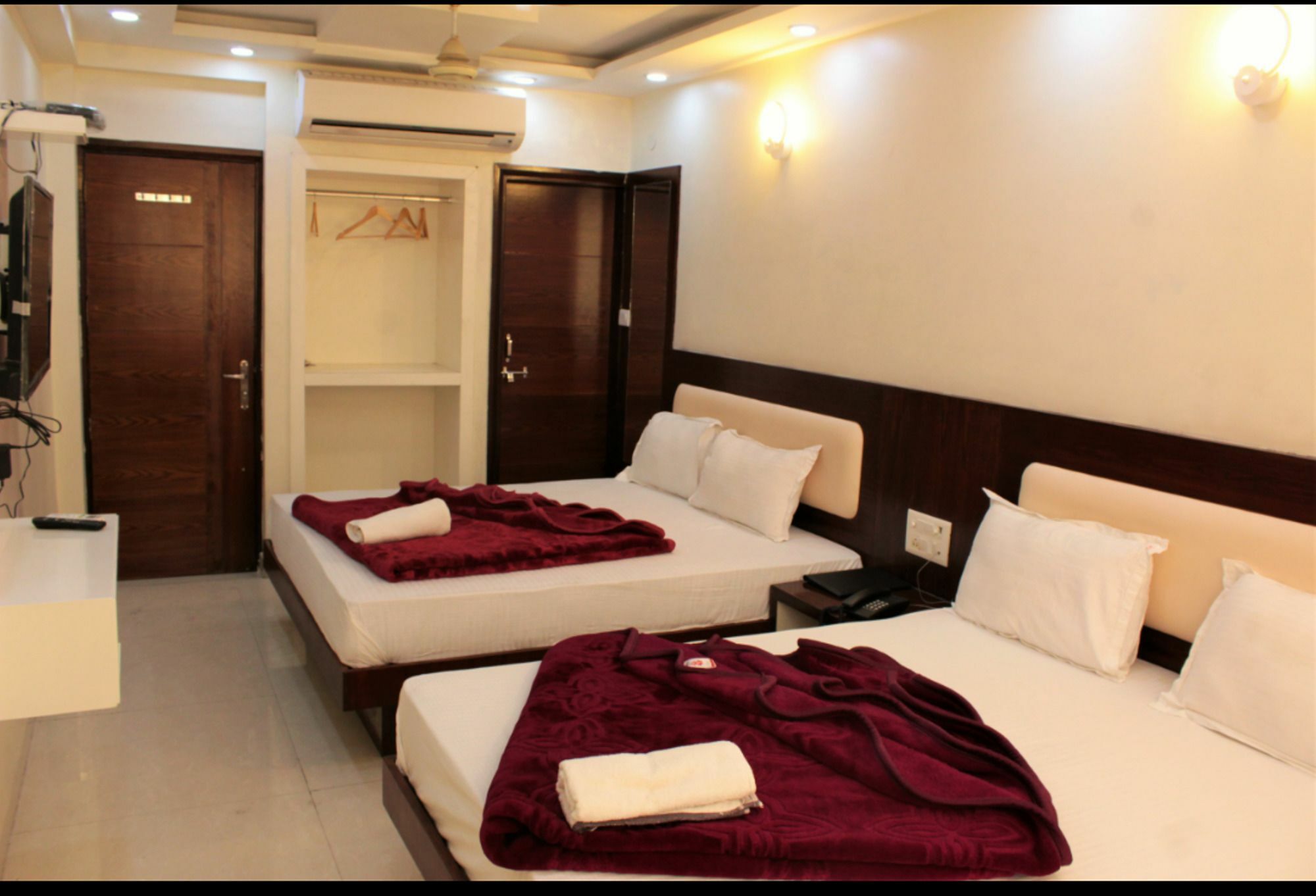 Hotel Le Mem Дели Экстерьер фото